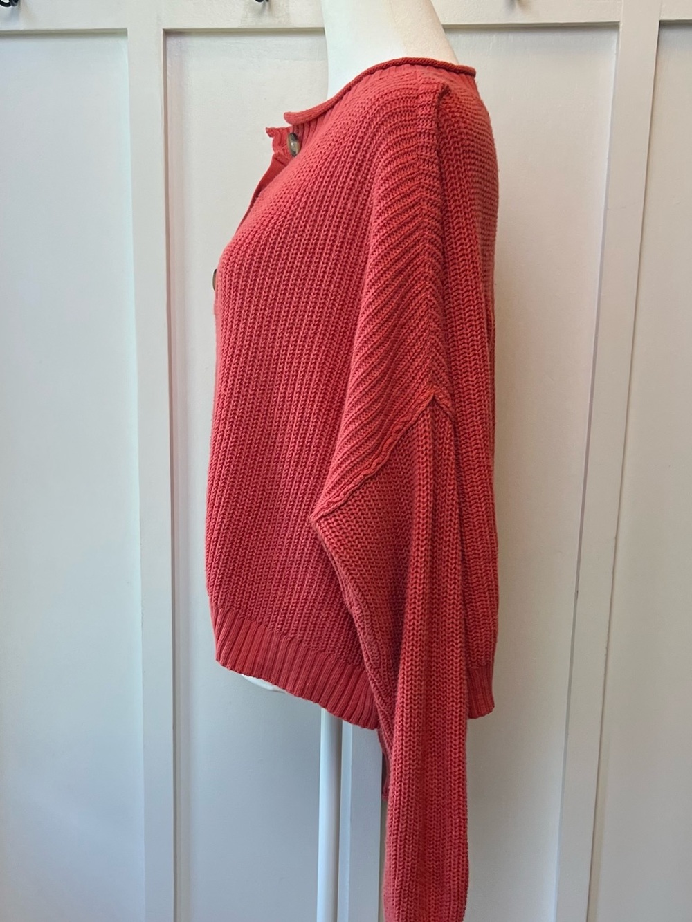 American Eagle Size Large Coral Sweater Button Front Long Sleeve Boho Preppy - Picture 3 of 6